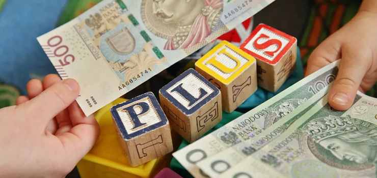 Poseł Konfederacji w Radiu ZET: 800 plus do likwidacji. Wiek emerytalny można wyrównać