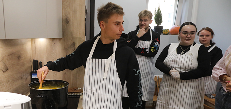 Tutaj (przy)gotują się do dorosłego życia. Kuchnia treningowa w ECUS (zdjęcia)