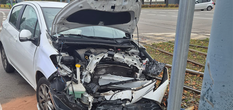 Skrzyżowanie Grobla św. Jerzego z Traugutta: Taksówkarz spowodował wypadek?