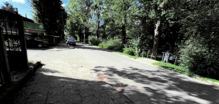 Przy SP 6 jest niebezpiecznie? "Proszę o szybkie zainteresowanie się tematem. Dzieci wróciły już do szkoły"