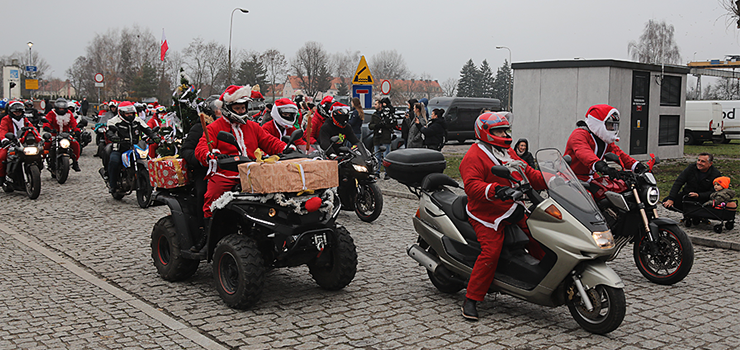 MotoMikołaje wyruszyli odwiedzić dzieci. „ Daje nam to dużo satysfakcji”