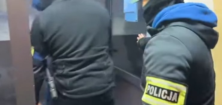 Elbląg: Miał dla nich „pracować”, kradnąc towar ze sklepów