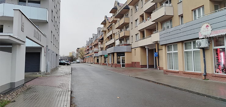 Radny: Ta ulica pozostaje nieoświetlona, co obniża komfort i poczucie bezpieczeństwa