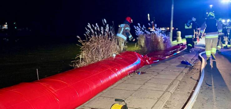 Elbląg: Służby zabezpieczają miasto przed cofką