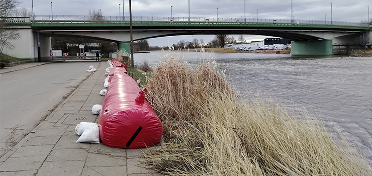 Możliwe przekroczenia stanów alarmowych. IMGW wydał ostrzeżenie dla Elbląga i Zalewu Wiślanego