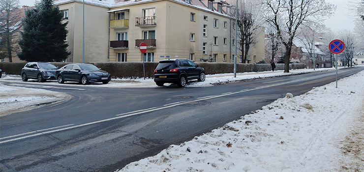 "Na skrzyżowaniu ul. Chopina z Szymanowskiego piesi uważają się za uprzywilejowanych i wchodzą na jezdnie”