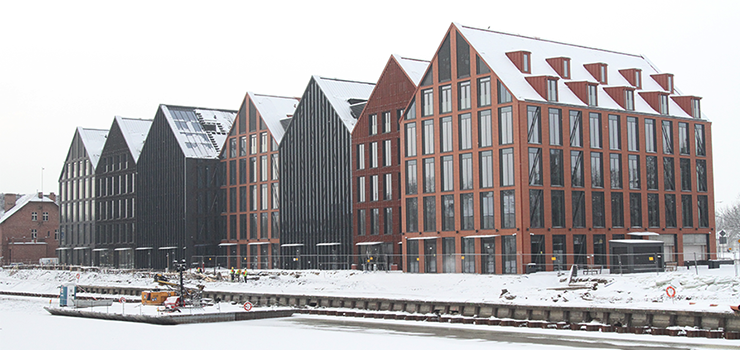 Na Wyspie Spichrzów wybudowano biurowiec za 100 mln zł. Powstała potrzeba dodatkowych środków