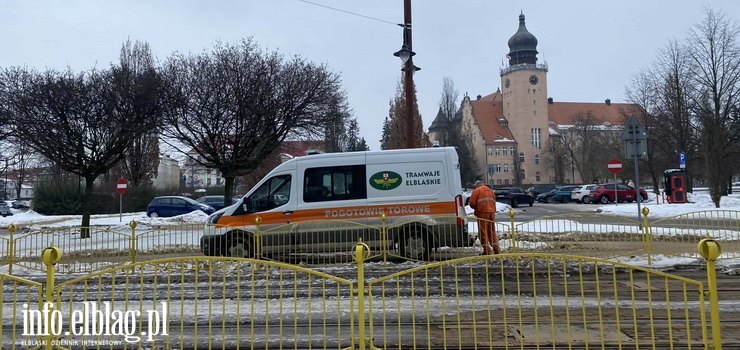 Elbląg: Wstrzymane tramwaje, opóźnione autobusy. Uwaga, utrudnienia w komunikacji miejskiej!