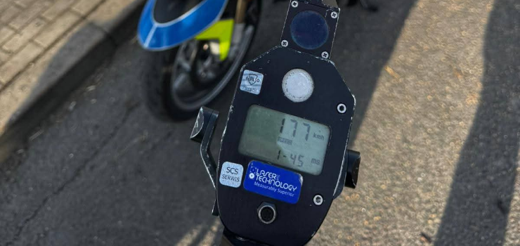 5000 zł mandatu za zbyt szybką jazdę i 15 punktów karnych a także zatrzymanie prawa jazdy na 3 miesiące