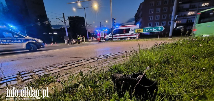 Skrzyżowanie Królewieckiej i Płk. Dąbka: zderzenia osobowego citroena z motocyklem