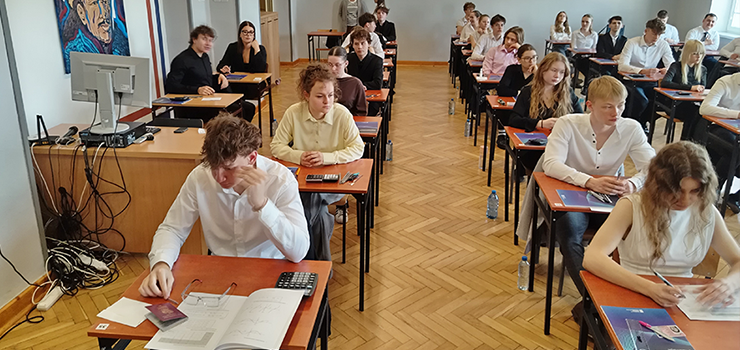 Matematyka okazała się łatwiejsza niż język polski. Wyniki matur w elbląskich szkołach