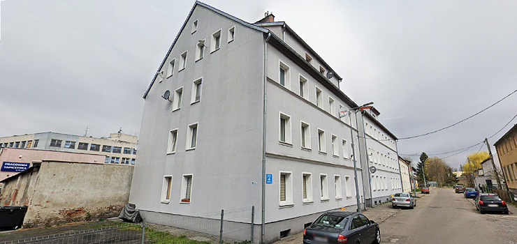 Miasto chce się pozbyć tych mieszkań komunalnych. Wszystkie są do remontu