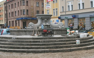 Fontanna na Placu Sowiaskim odradza si