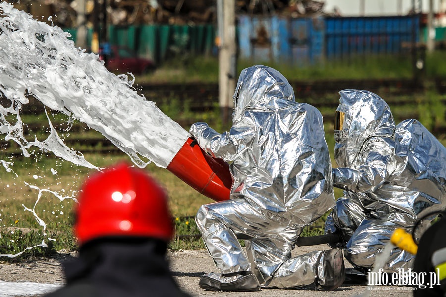 Likwidacja skutkw rozszczelnienia cysterny kolejowej - WICZENIA.rar, fot. 32