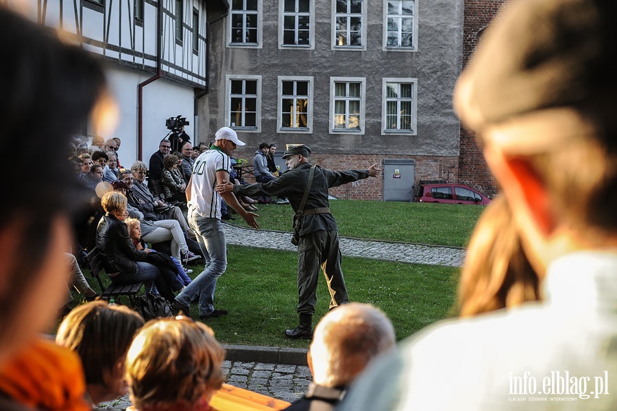 Spektakl plenerowy pt. Kucharz na ostro w wykonaniu wrocawskiego Teatru Formy, fot. 13