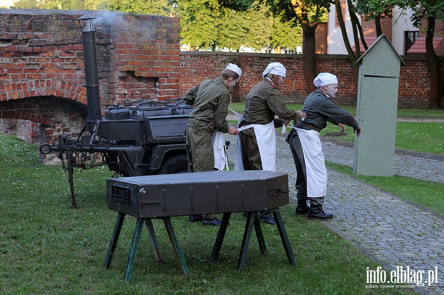 Spektakl plenerowy pt. Kucharz na ostro w wykonaniu wrocawskiego Teatru Formy, fot. 26