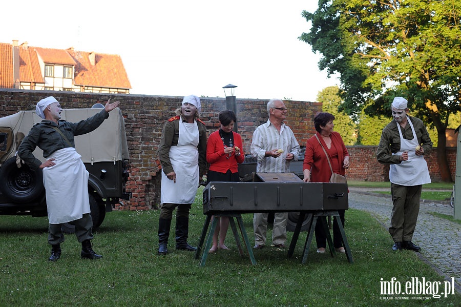 Spektakl plenerowy pt. Kucharz na ostro w wykonaniu wrocawskiego Teatru Formy, fot. 31