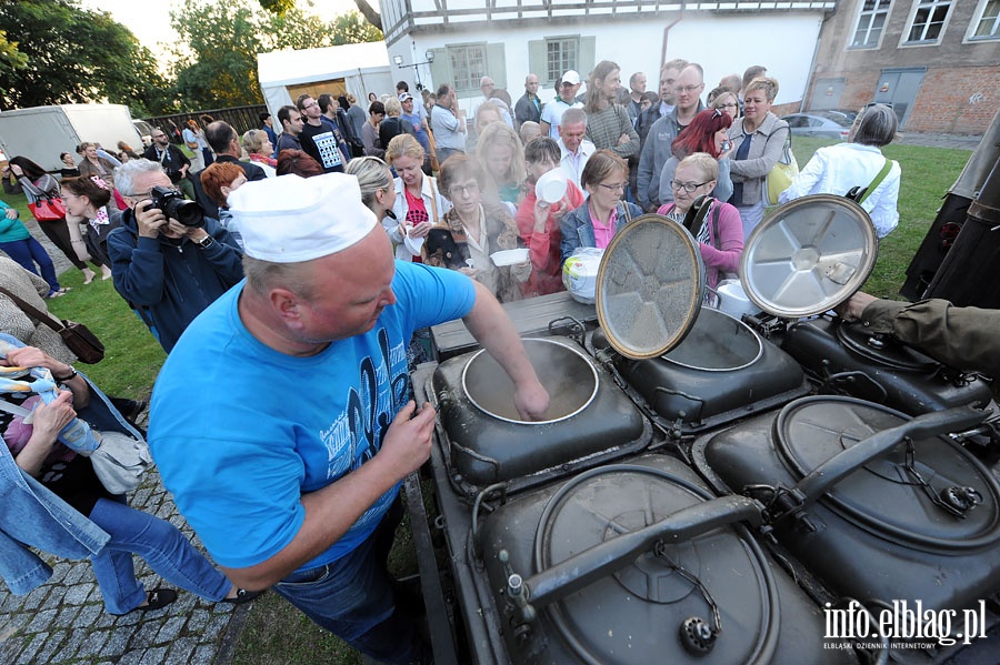 Spektakl plenerowy pt. Kucharz na ostro w wykonaniu wrocawskiego Teatru Formy, fot. 92