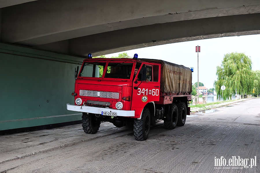 Substancja ropopochodna zanieczycia rzek Elblg, fot. 13