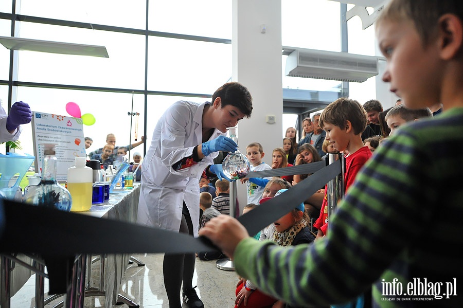 Pokaz chemicznych dowiadcze i wystawa Centrum Nauki Kopernik w EPT, fot. 25