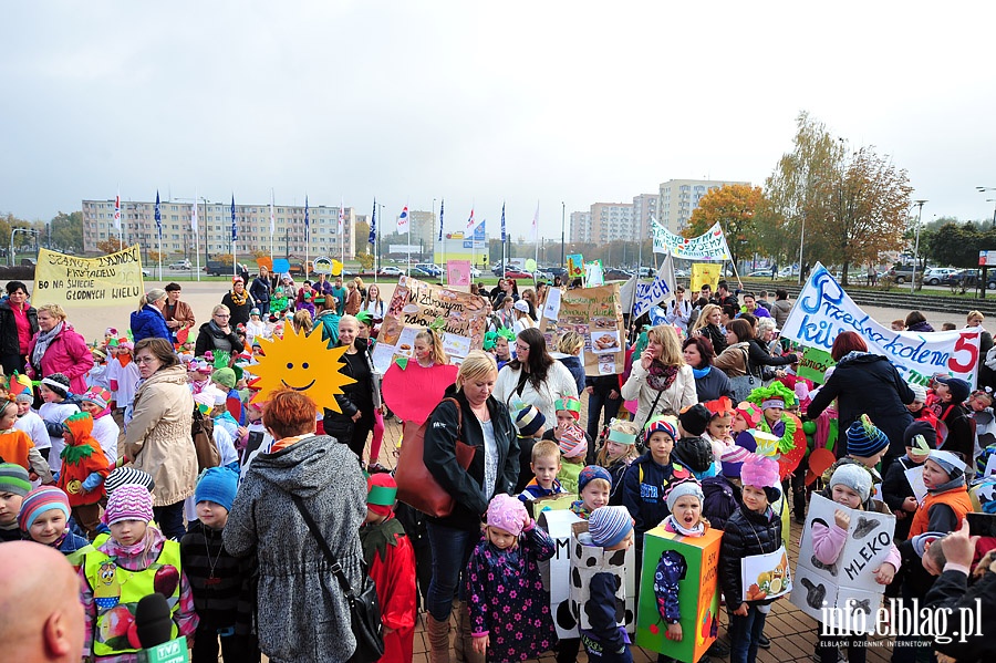 Manifestacja szkolna przeciw marnowaniu produktw spoywczych, fot. 55