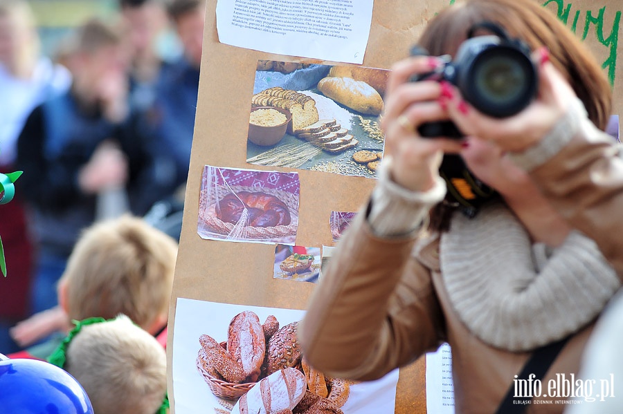 Manifestacja szkolna przeciw marnowaniu produktw spoywczych, fot. 68