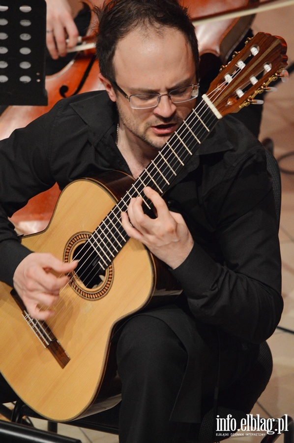 Charyzmatycznych gitarzysta klasyczny, Krzysztof Meisinger zagra z EOK, fot. 62