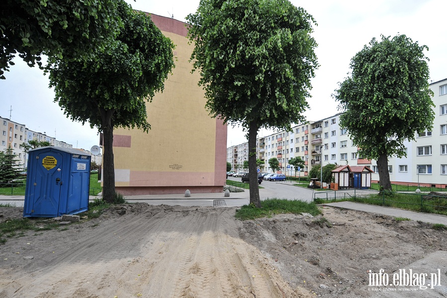 Budowa placu zabaw, parkingu i boiska na ul.Robotniczej 160, fot. 7