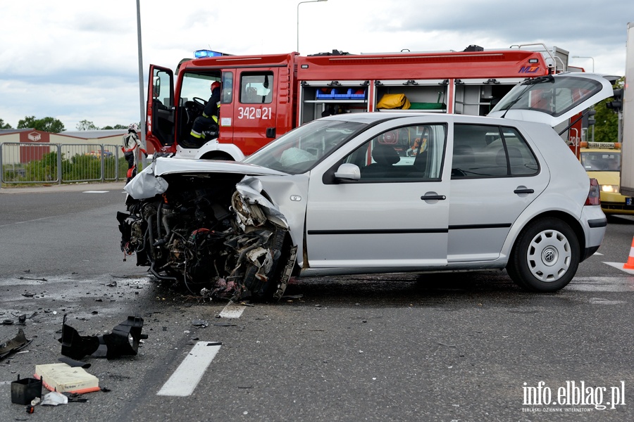 Kolejny wypadek na skrzyowaniu obwodnicy z ul. uawsk. Dwie osoby ranne. W akcji migowiec LPR, fot. 18