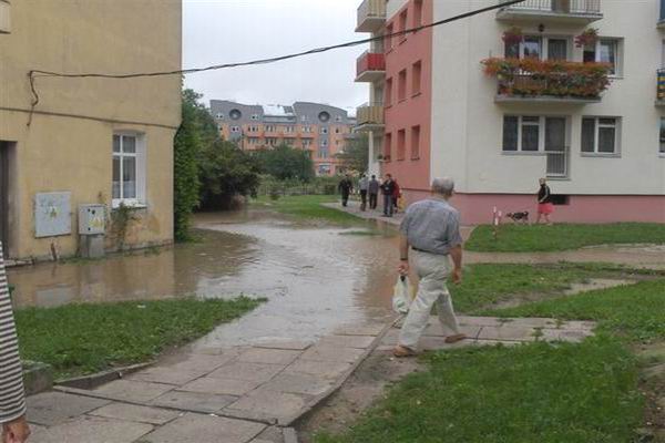 Elblskie ulice podtopione po oberwaniu chmury, fot. 7