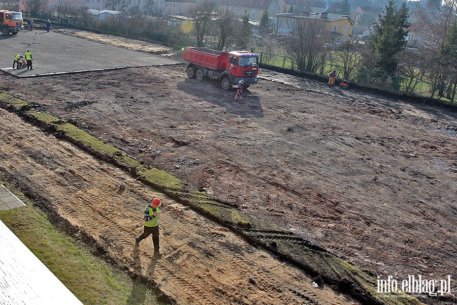 Budowa pierwszego Orlika lekkoatletycznego przy SP 15 ul Modliska, fot. 24