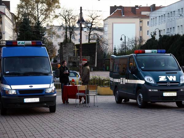 Stoisko grupy promocyjnej Si Zbrojnych przy ul. 1 Maja, fot. 8