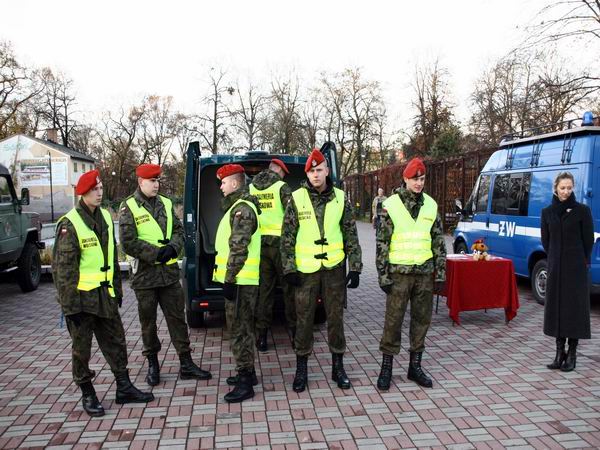 Stoisko grupy promocyjnej Si Zbrojnych przy ul. 1 Maja, fot. 13