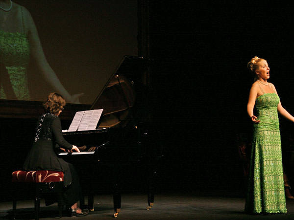 Andrzejkowy recital Joanny Konefa w Teatrze im. Aleksa, fot. 6