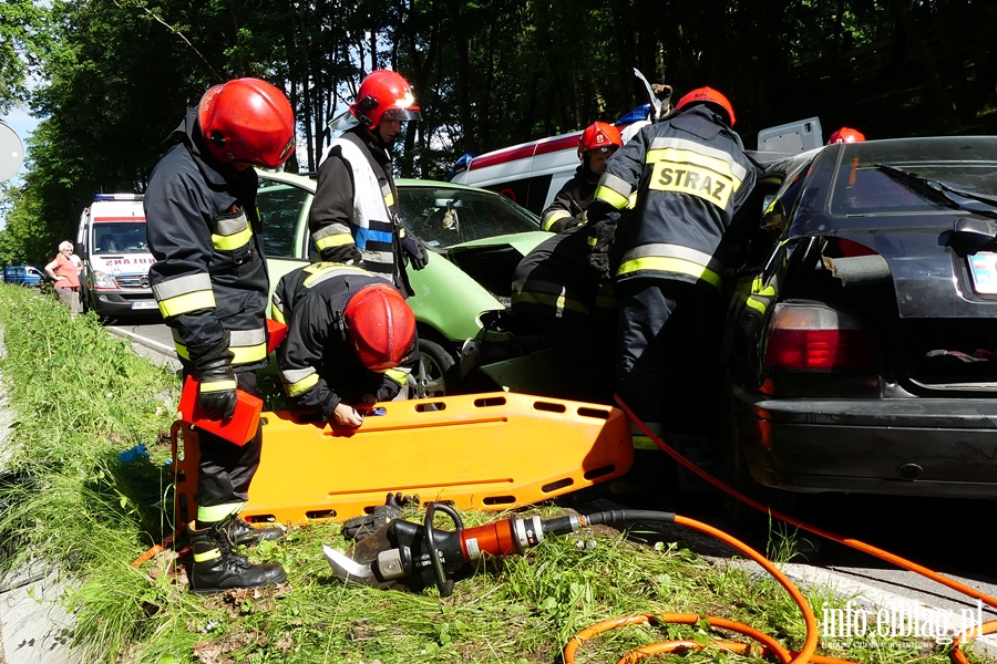 miertelny wypadek na drodze nr 503. Jedna osoba zmara w szpitalu, fot. 14