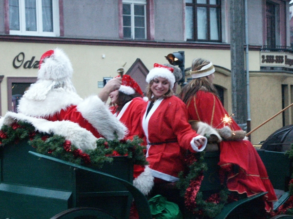 Miejska zabawa mikoajkowa dla dzieci w hali Centrum Sp, fot. 2