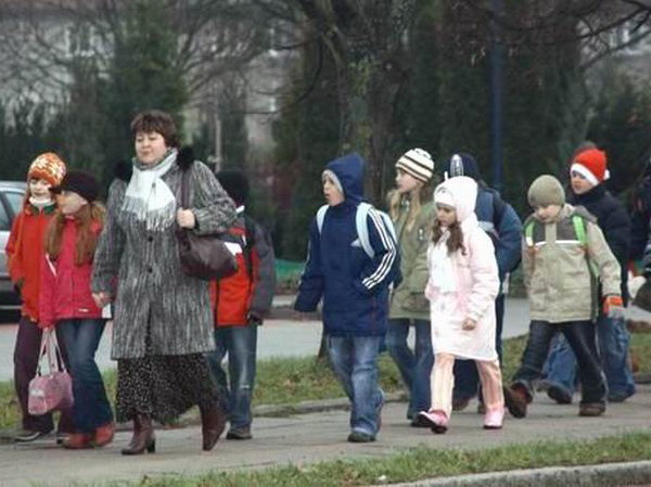 Miejska zabawa mikoajkowa dla dzieci w hali Centrum Sp, fot. 18