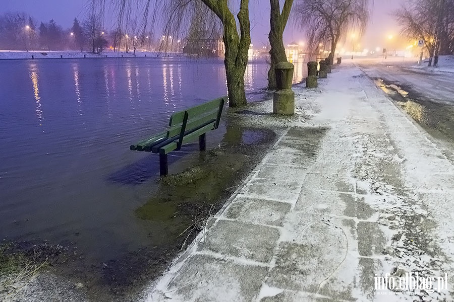 Na bulwarze rzeka Elblg przekroczya stan alarmowy, fot. 14