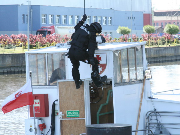 wiczenia elblskich sub ratowniczych na terenie Port, fot. 11