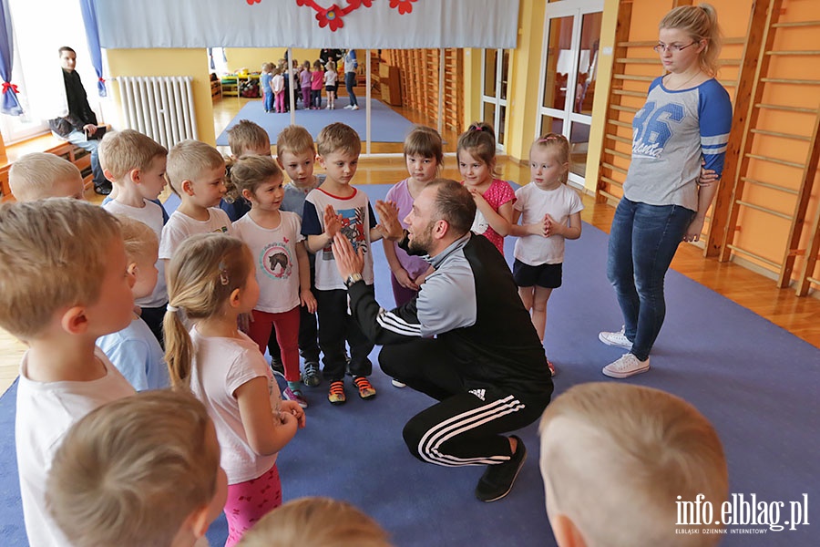 Zajcia sportowe w ramach programu Concordii w przedszkolu Akademia Krasnoludkw, fot. 5
