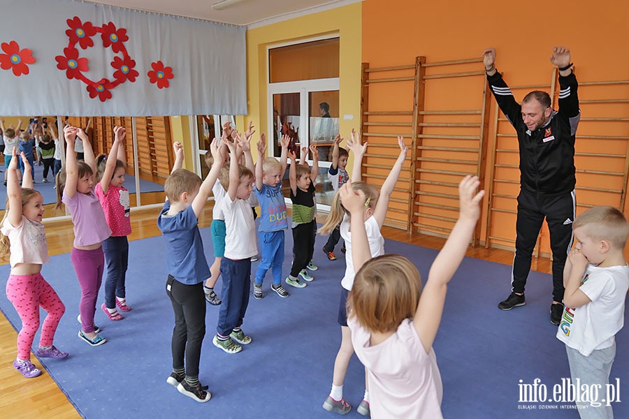 Zajcia sportowe w ramach programu Concordii w przedszkolu Akademia Krasnoludkw, fot. 11
