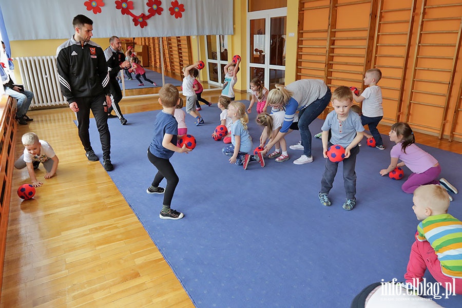 Zajcia sportowe w ramach programu Concordii w przedszkolu Akademia Krasnoludkw, fot. 26