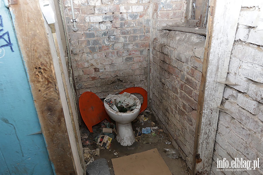 Brak WC w lokalu mieszkalnym jest wstydem dla wadz miasta., fot. 24