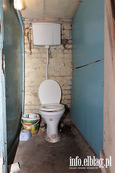 Brak WC w lokalu mieszkalnym jest wstydem dla wadz miasta., fot. 26
