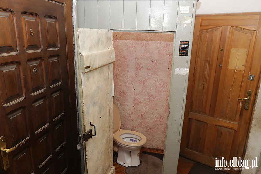 Brak WC w lokalu mieszkalnym jest wstydem dla wadz miasta., fot. 31