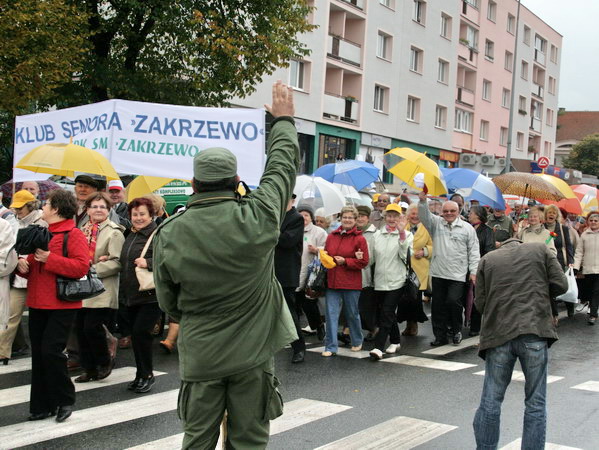 Pochd przez ulice miasta w Dniu Seniora - 2008r., fot. 38