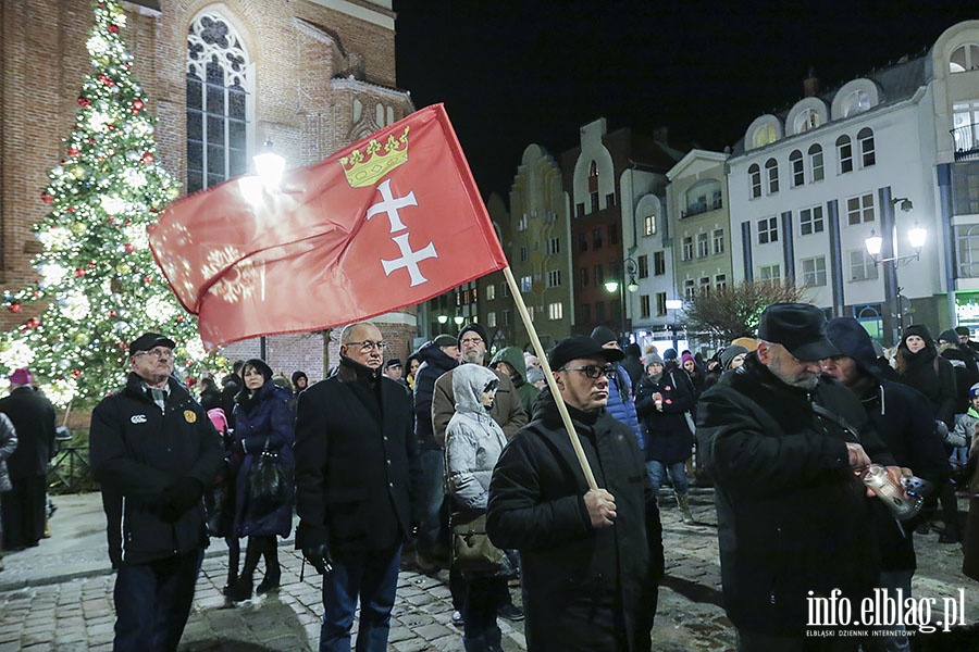 Elblanie w milczeniu poegnali Pawa Adamowicza, fot. 14