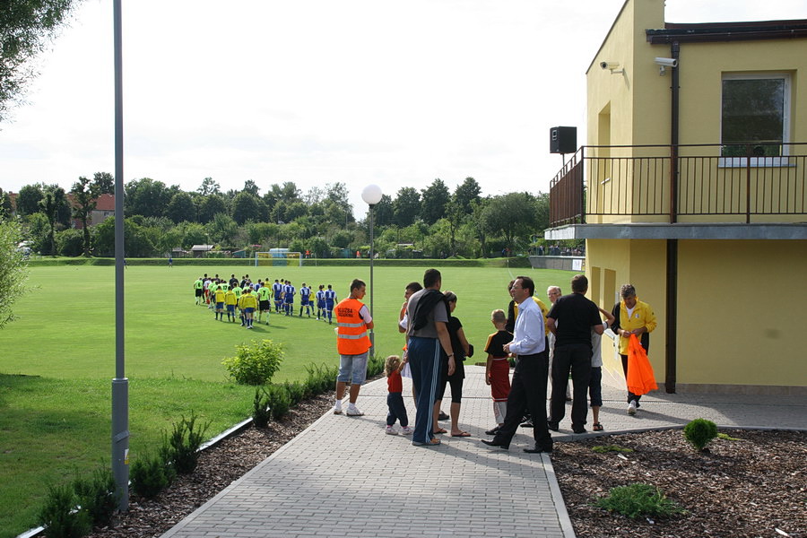 Nowy kompleks sportowy przy ul. Moniuszki i mecz 2 kolejki IV ligi Olimpia 2004 - Tcza Biskupiec, fot. 15