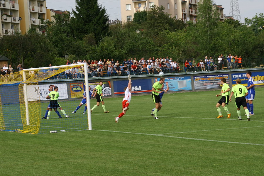 Nowy kompleks sportowy przy ul. Moniuszki i mecz 2 kolejki IV ligi Olimpia 2004 - Tcza Biskupiec, fot. 34