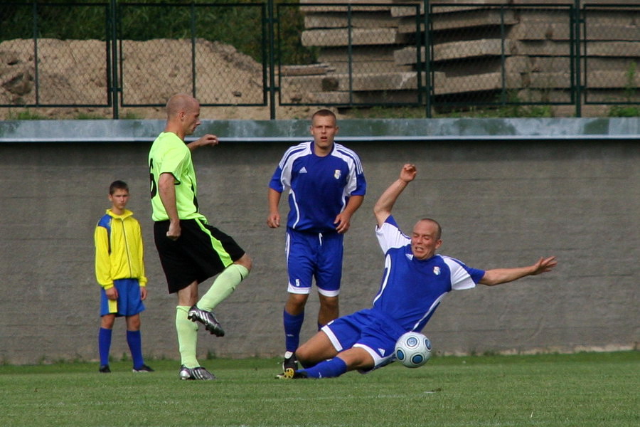 Nowy kompleks sportowy przy ul. Moniuszki i mecz 2 kolejki IV ligi Olimpia 2004 - Tcza Biskupiec, fot. 44